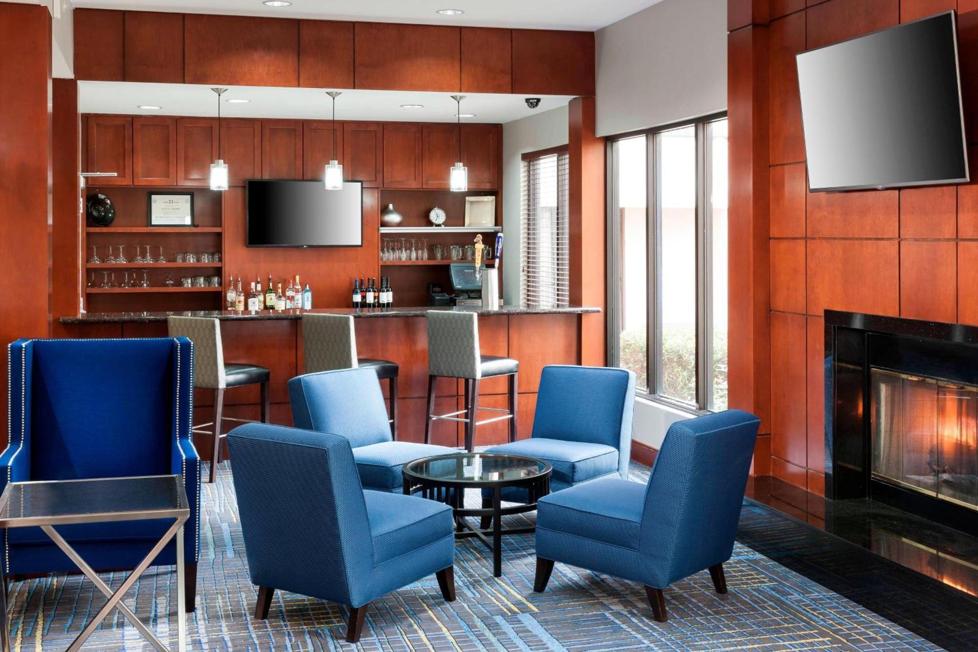 Courtyard By Marriott Waco Hotel Exterior photo