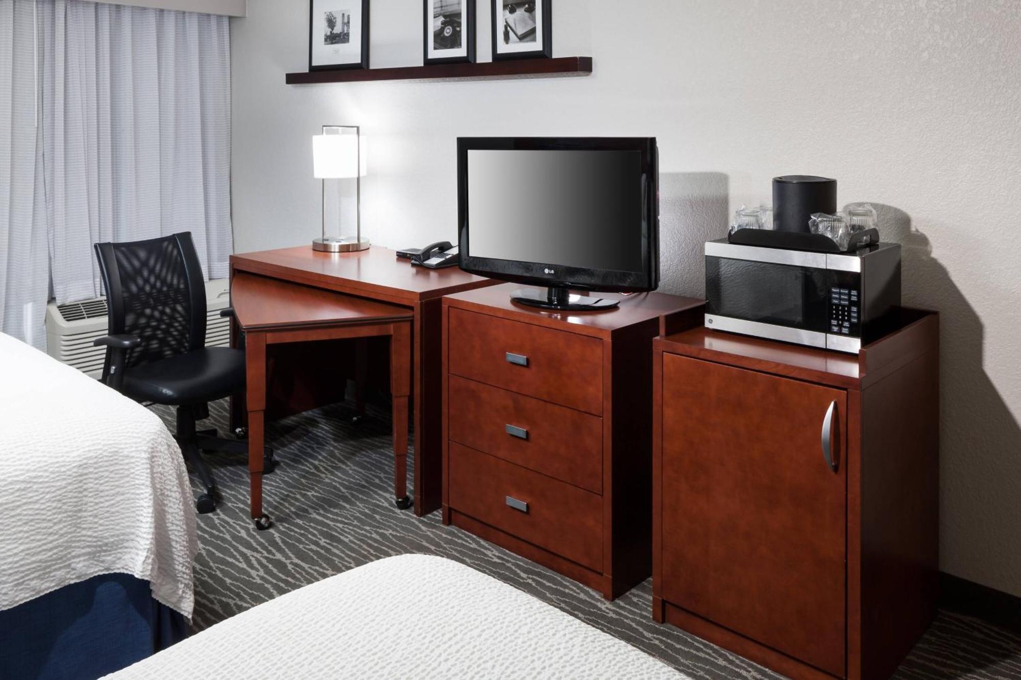 Courtyard By Marriott Waco Hotel Exterior photo